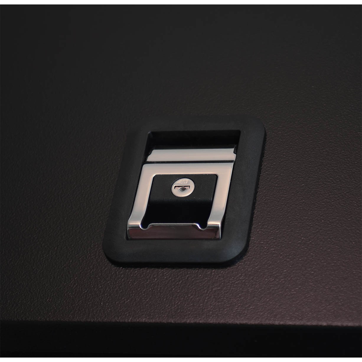 n- used toolboxExtreme Tools  41 Extreme Portable Workstation Texturedn-